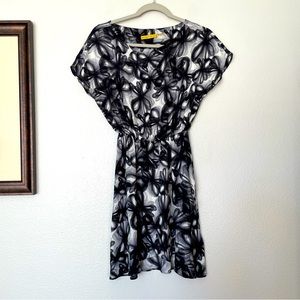 Alice + Olivia Aria Blouson Silk Abstract Floral Black/White Dress Size XS
